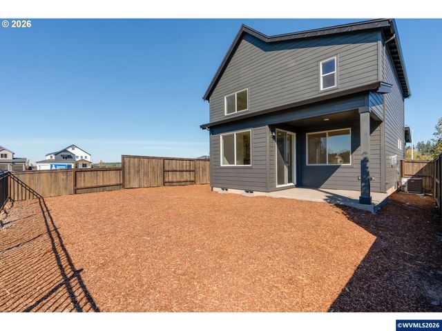 808 Magnolia Av, Woodburn, OR 97071