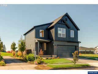 808 Magnolia Av, Woodburn, OR 97071