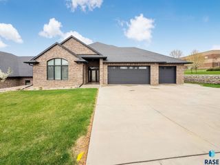 4710 S Duluth Ave Avenue, Sioux Falls, SD 57105