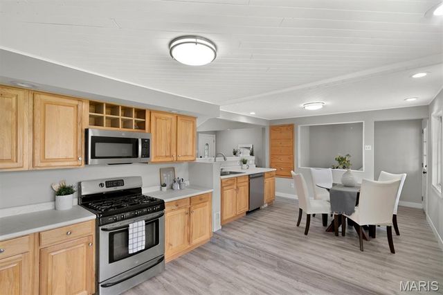 5463 Tedmar, St Louis, MO 63139