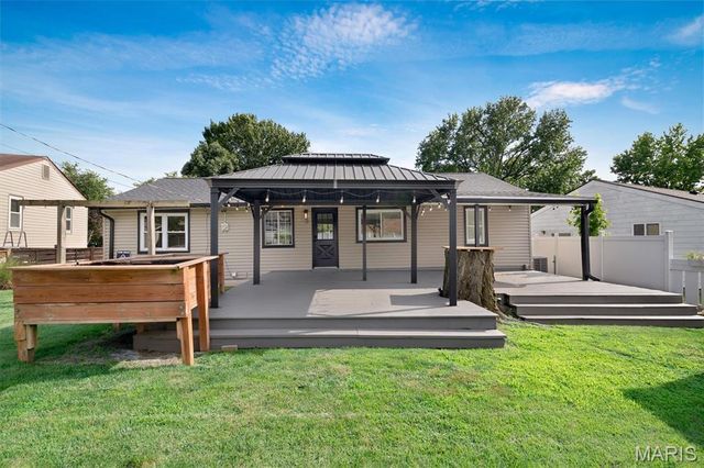 5463 Tedmar, St Louis, MO 63139