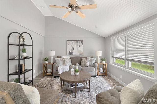 5463 Tedmar, St Louis, MO 63139