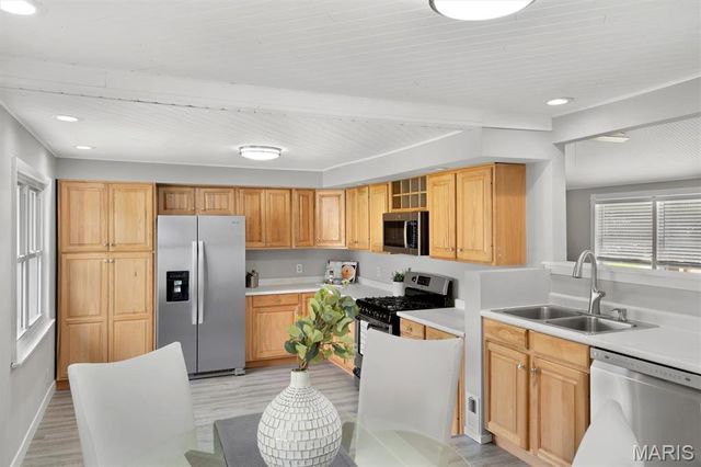5463 Tedmar, St Louis, MO 63139