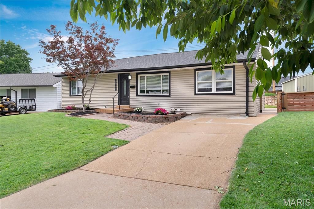 5463 Tedmar, St Louis, MO 63139