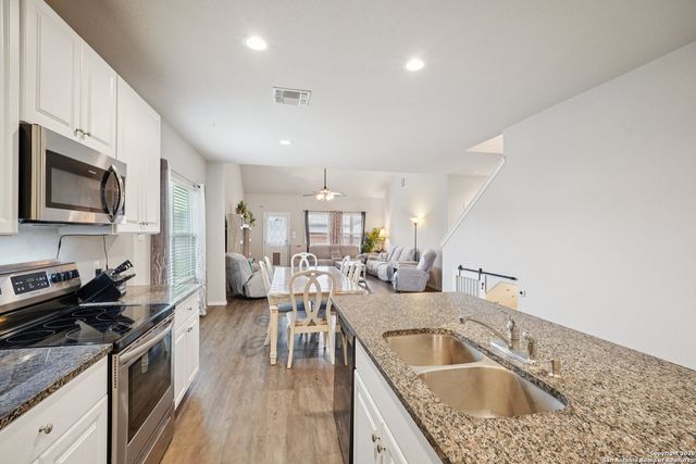 13030 Heathers Reef, St Hedwig, TX 78152