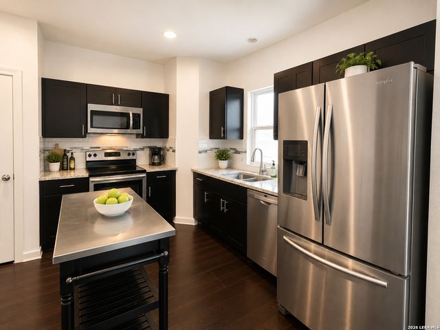 704 N CHERRY ST, San Antonio, TX 78202