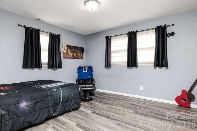 286 Valley Road, Hickory, NC 28601