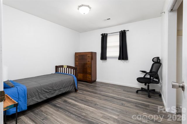 286 Valley Road, Hickory, NC 28601