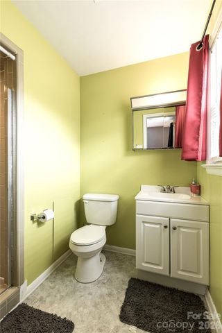 286 Valley Road, Hickory, NC 28601