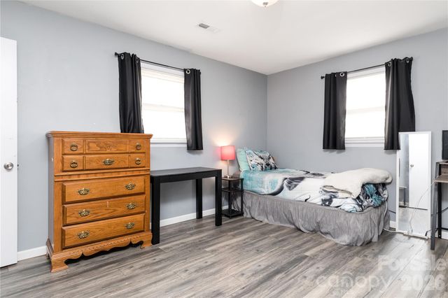 286 Valley Road, Hickory, NC 28601