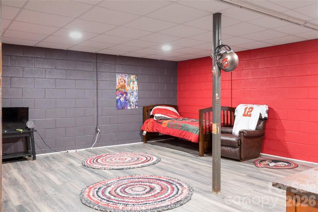 286 Valley Road, Hickory, NC 28601