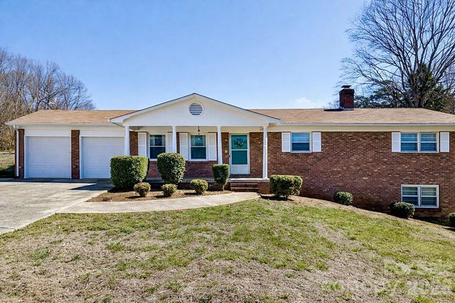 286 Valley Road, Hickory, NC 28601