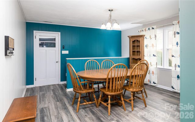 286 Valley Road, Hickory, NC 28601