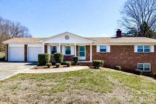 286 Valley Road, Hickory, NC 28601
