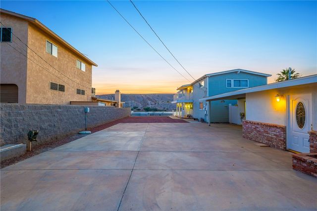 326 Krueger Lane, Bullhead City, AZ 86429