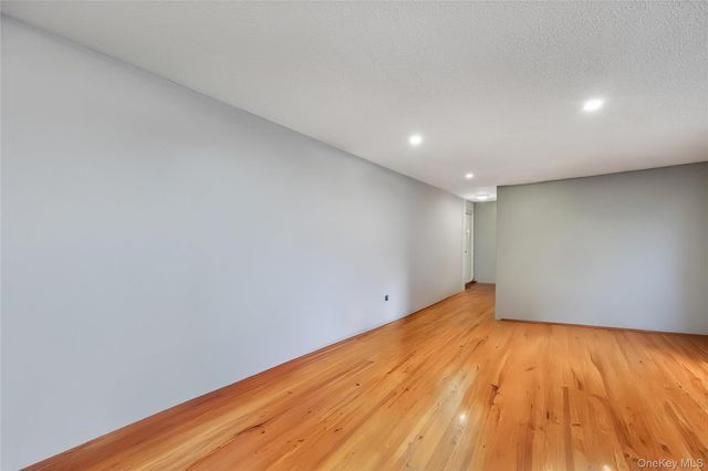 2449 Union Blvd 21A, Islip, NY 11751