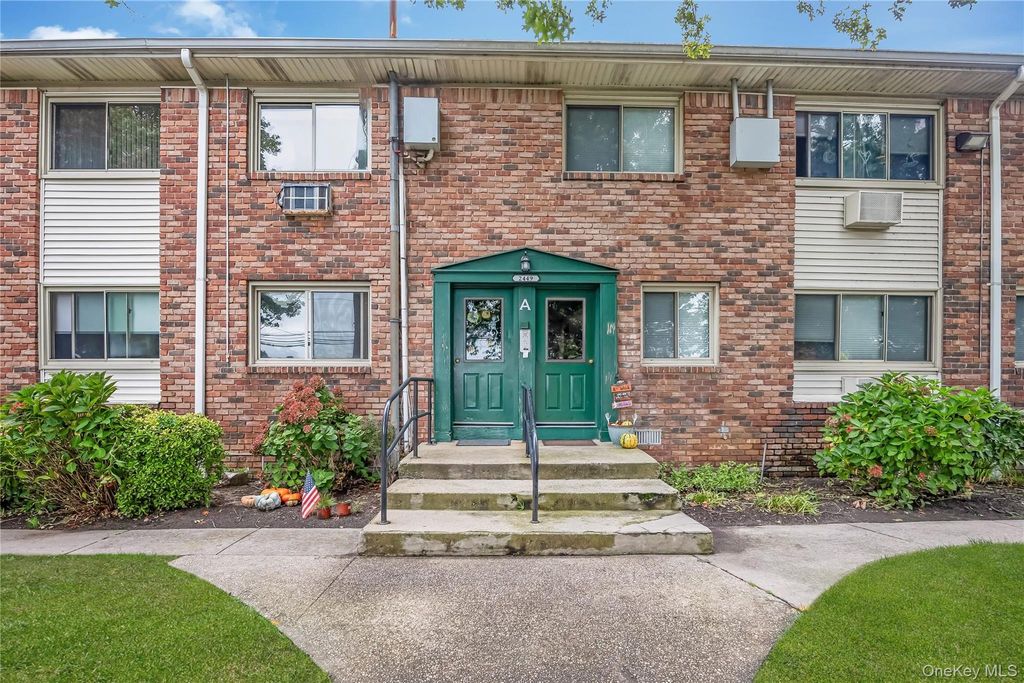 2449 Union Blvd 21A, Islip, NY 11751