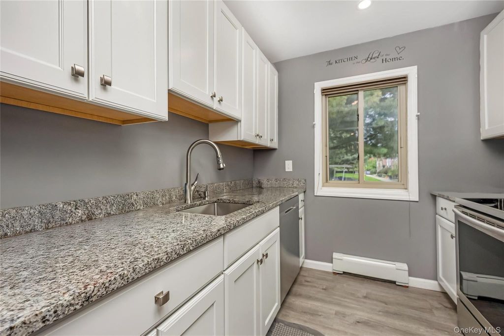 2449 Union Blvd 21A, Islip, NY 11751 — photo 2
