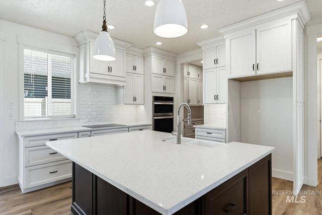 1400 W Caravan St, Kuna, ID 83634
