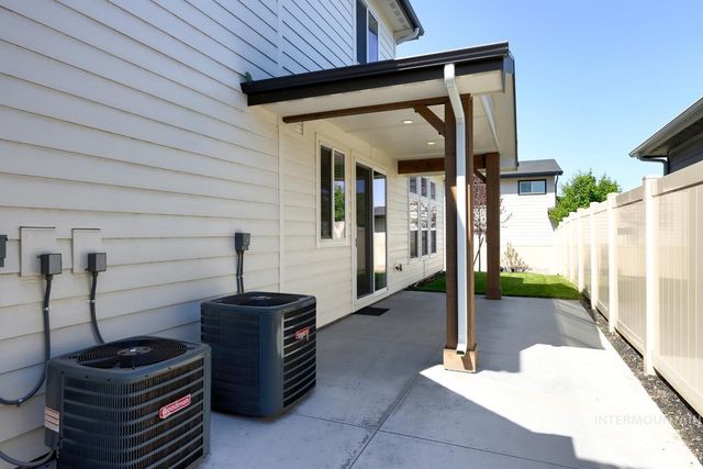 1400 W Caravan St, Kuna, ID 83634