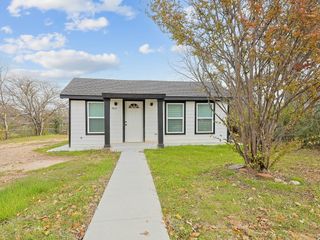 5011 Miller Avenue, Fort Worth, TX 76119