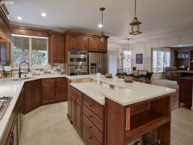 4105 Ne 107TH St, Vancouver, WA 98686