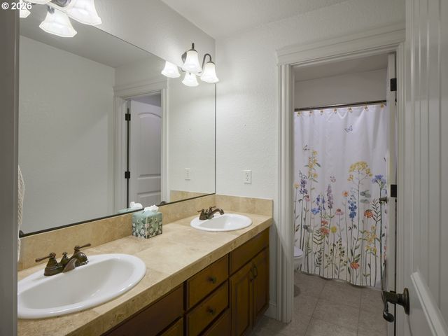 4105 Ne 107TH St, Vancouver, WA 98686