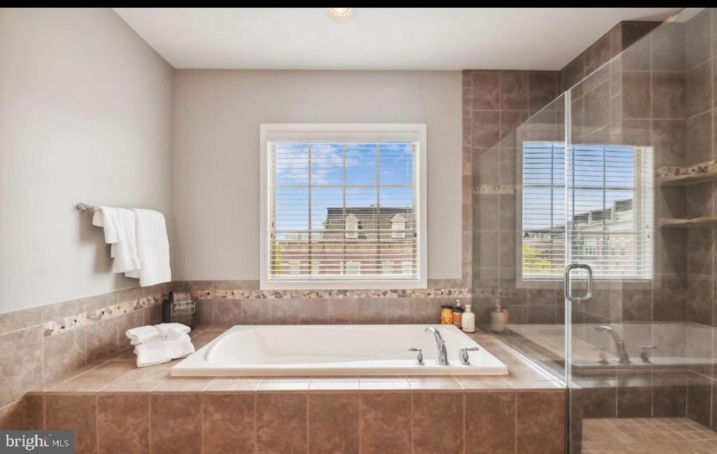 Image 15 of property listing at 601 SPRINTSAIL WAY #64, Oxon Hill, MD 20745