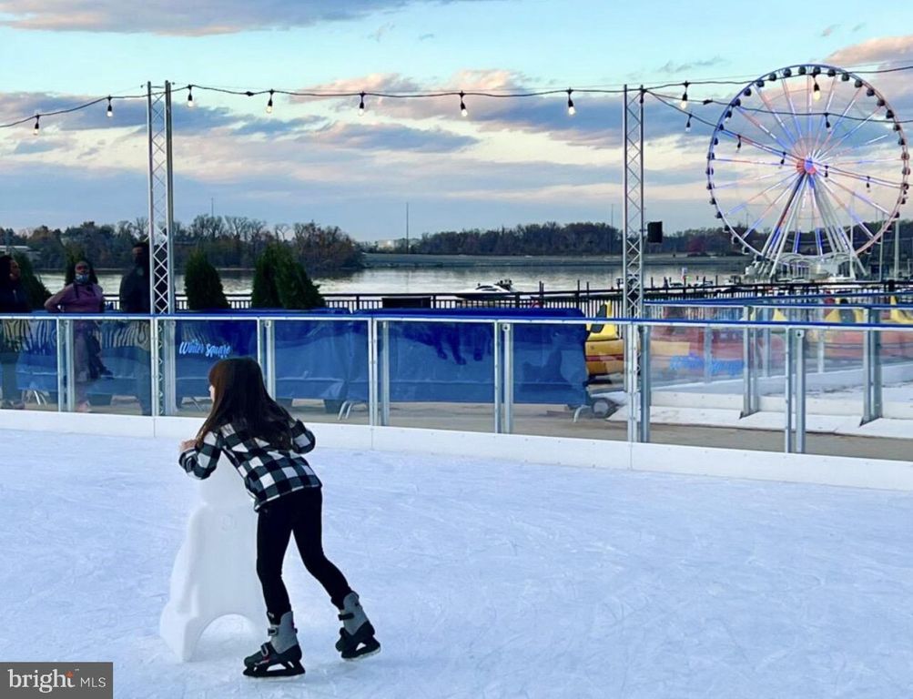 Image 26 of property listing at 601 SPRINTSAIL WAY #64, Oxon Hill, MD 20745