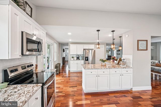 206 CHESTNUT ST, Mount Holly, NJ 08060