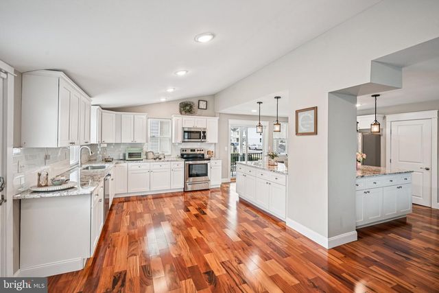 206 CHESTNUT ST, Mount Holly, NJ 08060