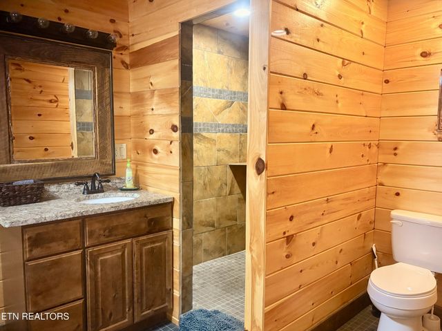 126 Rafter Rd, Tellico Plains, TN 37385