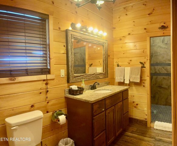 126 Rafter Rd, Tellico Plains, TN 37385
