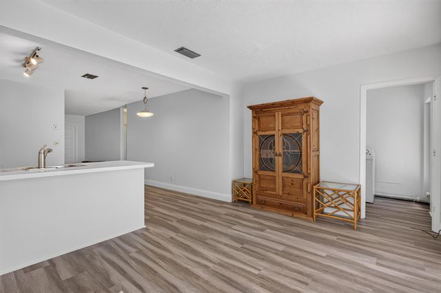 860-870 NE 23rd Avenue 1-2, Pompano Beach, FL 33062