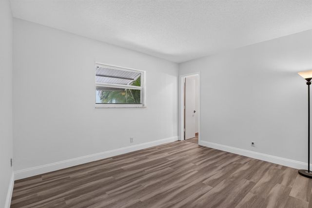 860-870 NE 23rd Avenue 1-2, Pompano Beach, FL 33062