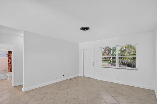860-870 NE 23rd Avenue 1-2, Pompano Beach, FL 33062