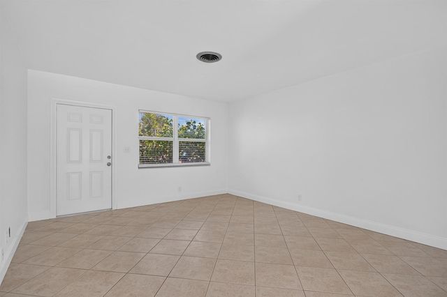 860-870 NE 23rd Avenue 1-2, Pompano Beach, FL 33062