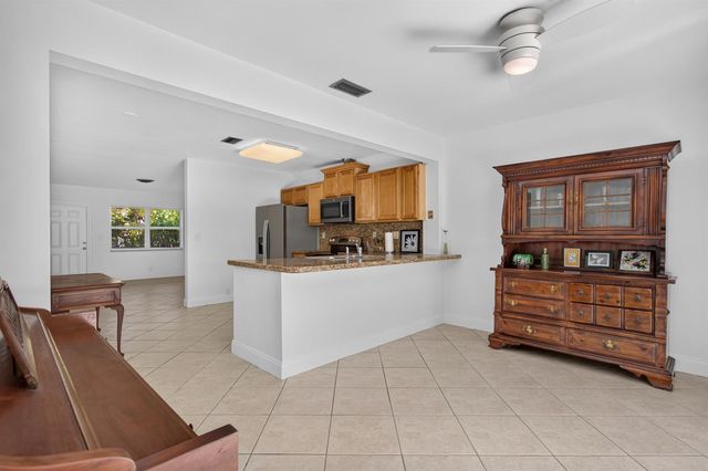 860-870 NE 23rd Avenue 1-2, Pompano Beach, FL 33062