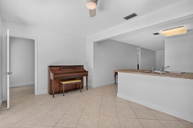 860-870 NE 23rd Avenue 1-2, Pompano Beach, FL 33062