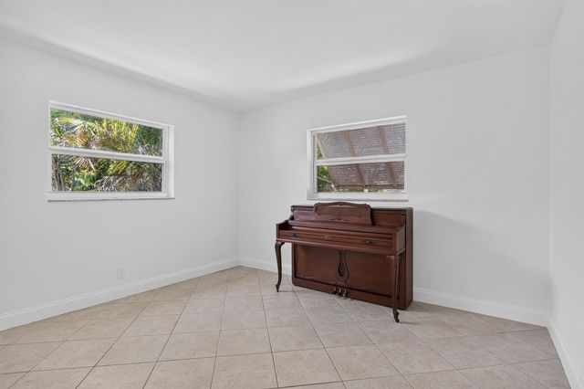 860-870 NE 23rd Avenue 1-2, Pompano Beach, FL 33062