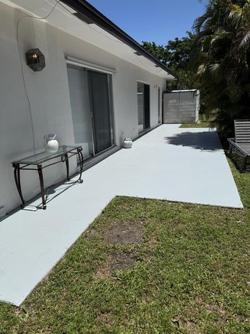 860-870 NE 23rd Avenue 1-2, Pompano Beach, FL 33062