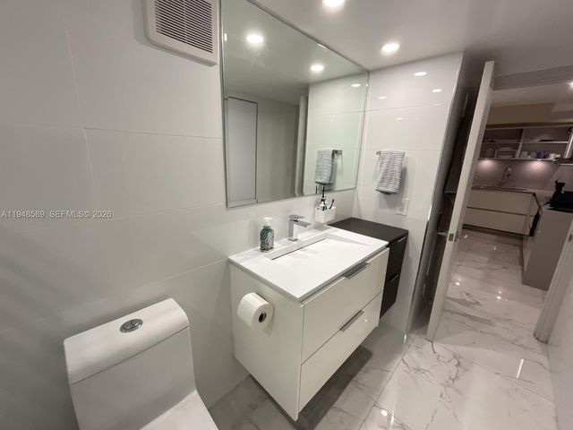 1301 NE Miami Gardens Drive 501W, Miami, FL 33179
