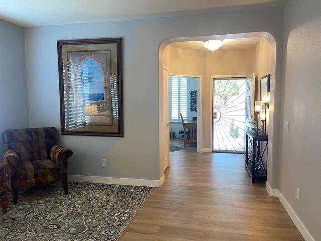 160 S Rock House Cir, Sacramento, CA 95835