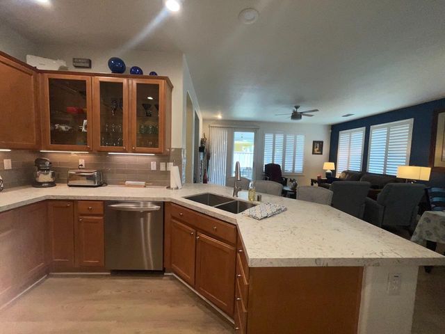 160 S Rock House Cir, Sacramento, CA 95835