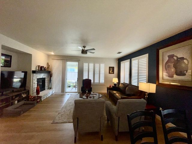 160 S Rock House Cir, Sacramento, CA 95835