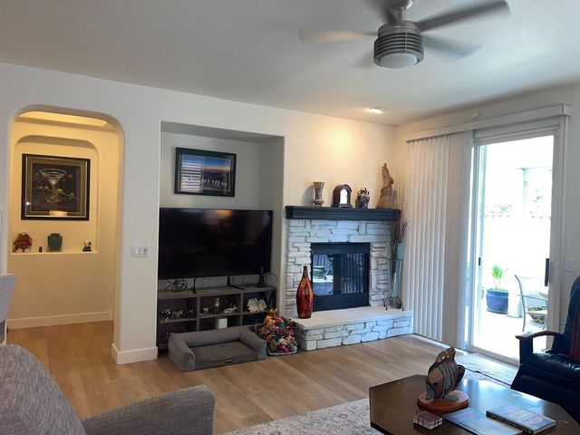 160 S Rock House Cir, Sacramento, CA 95835