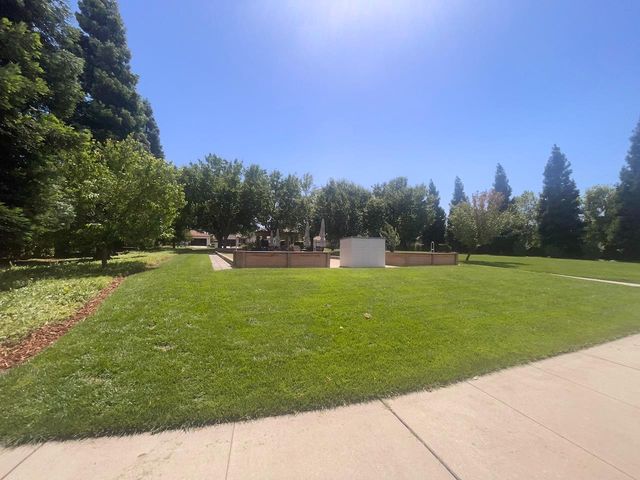 160 S Rock House Cir, Sacramento, CA 95835