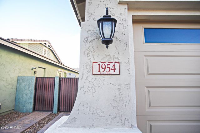 1954 E GERONIMO Street, Chandler, AZ 85225