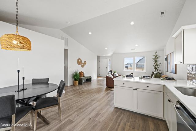 5939 W Downs WAY, Rathdrum, ID 83858