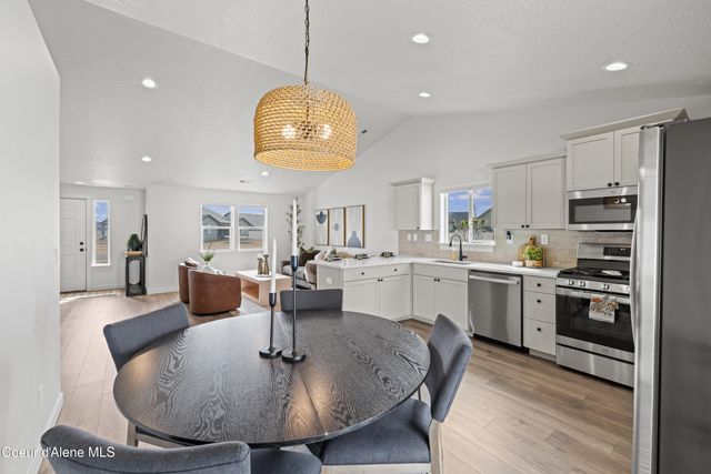 5939 W Downs WAY, Rathdrum, ID 83858